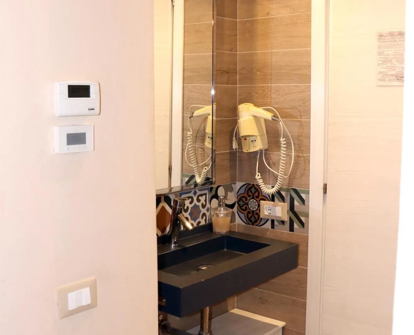 Albergo Locanda Diana Genua 0*,